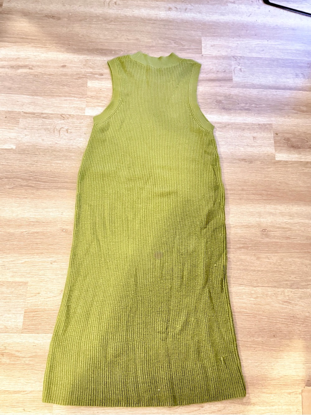 Babaton Sleeveless Ribbed Green - Picture 3 of 7
